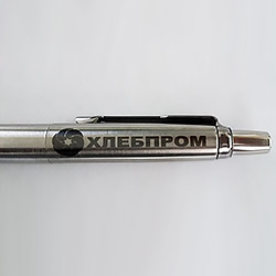 Название компании на ручке
